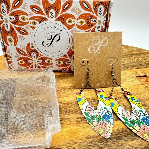 Plunder Jewelry Lottie Earrings Floral Pattern Dangle Boho Chic Vintage Style - Picture 3 of 4